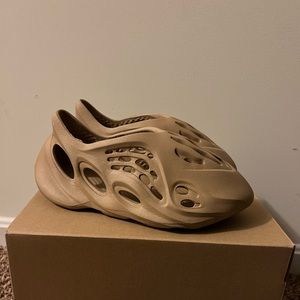 Yeezy Foam sandal’s